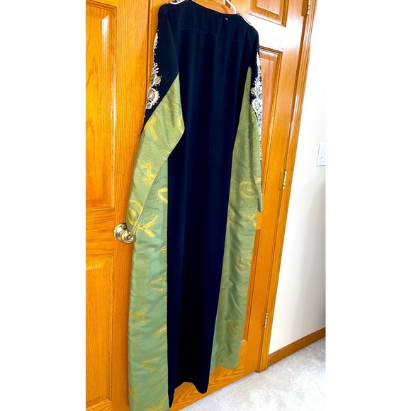 Women’s Dress Abaya Thobe Plus Size 3 (24 - 26 - 28) Green Black Embroidery NEW - Picture 2 of 5